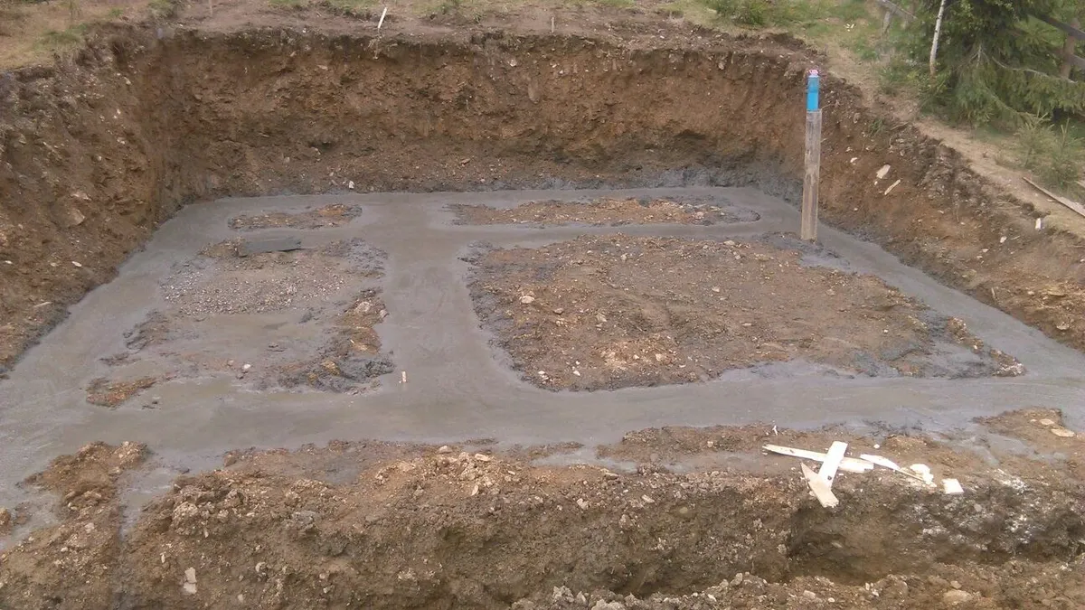 Cabană Lombului — fundații și subsol parțial