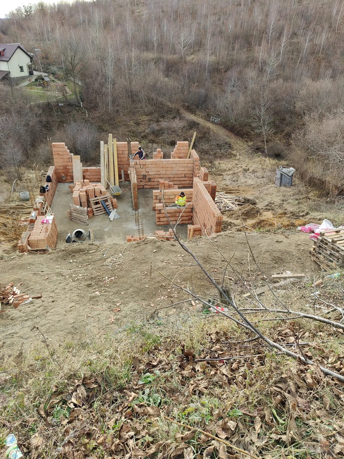 Casă unifamilială Feleacu — zidărie cărămidă parter pe pantă