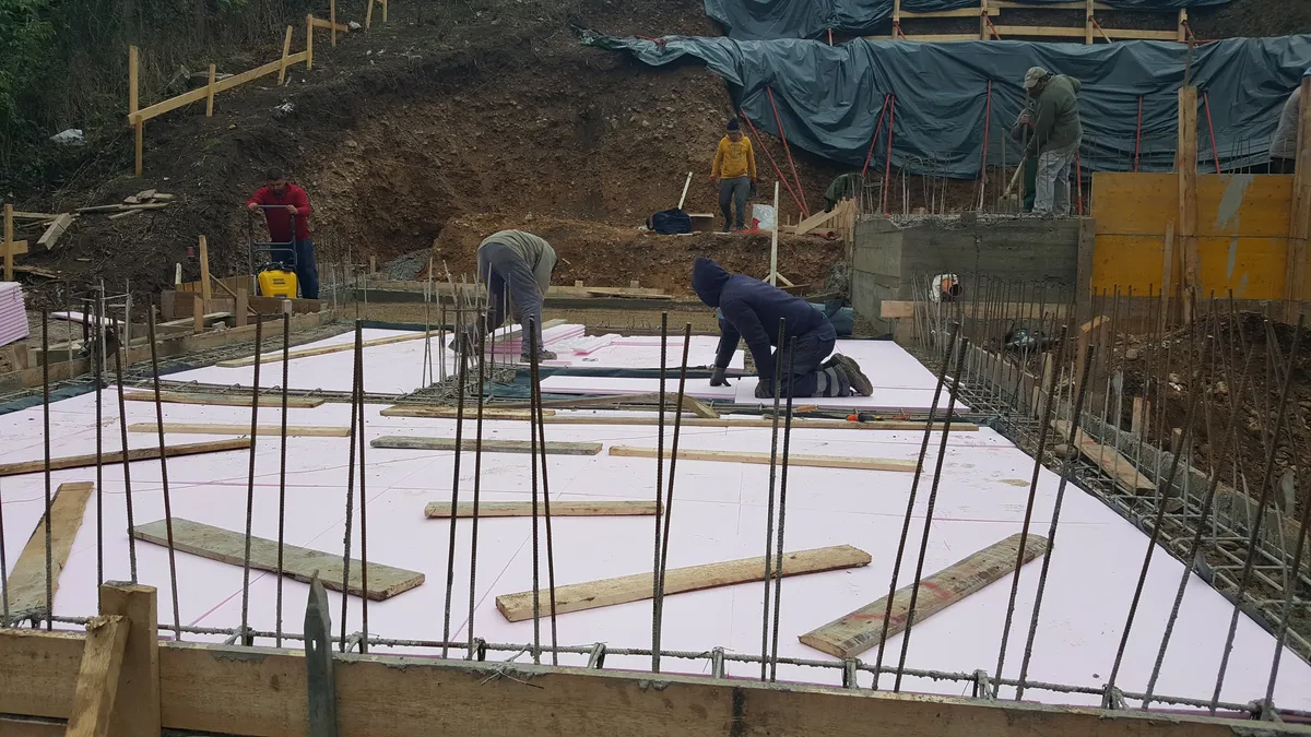 Placă pe sol duplex Semenicului Cluj — termoizolație și armare