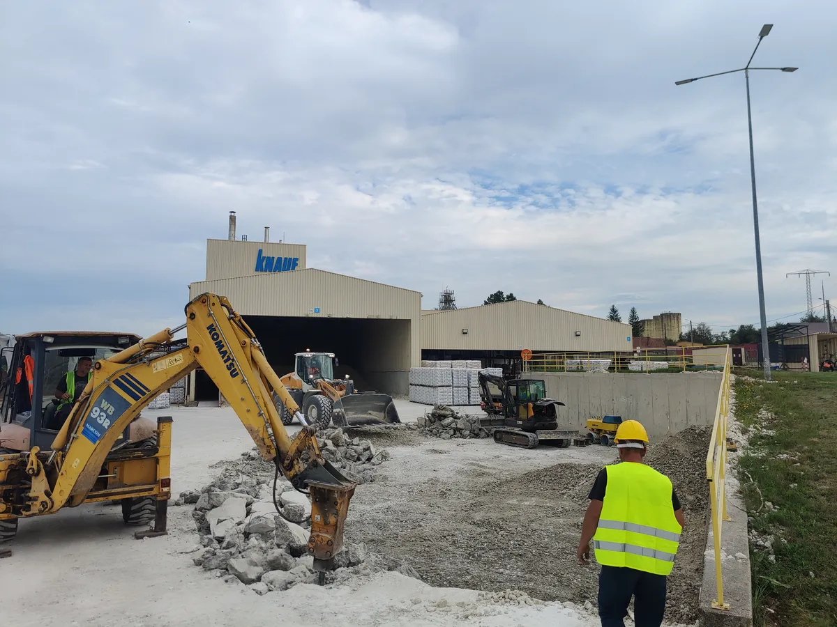 Excavație și demolare beton Knauf Aghireșu — utilaje grele